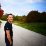 Sackstarker Boulderer der seine Fingerkraft bei TIMA-Travels positiv in Form von Massagen und Physiotherapie einsetzt